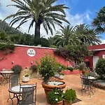 La Pena Hotel *