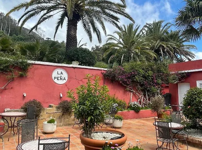 La Pena Hotel *